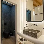 Acres Gem House * Ano Mera